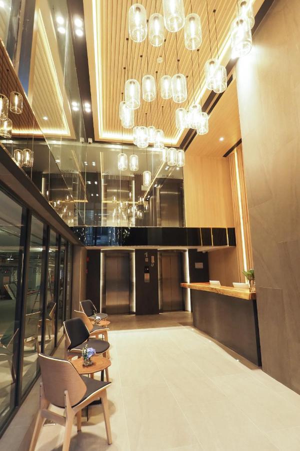 The Quarter Phromphong By Uhg Hotel Bangkok Exterior photo